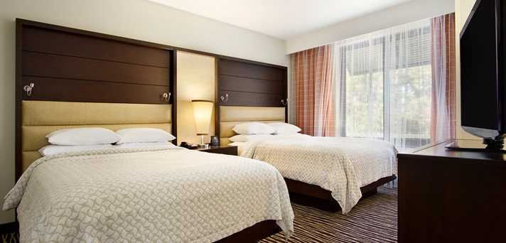 Imagen general del Hotel Embassy Suites by Hilton Fayetteville Fort Liberty. Foto 11