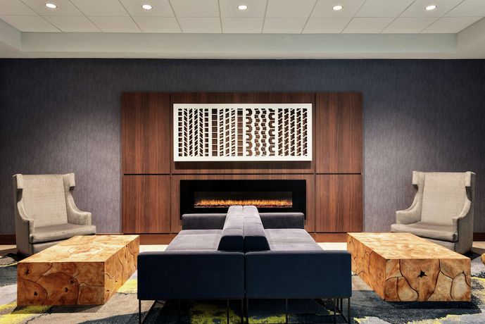 Imagen de los interiores del Hotel Embassy Suites by Hilton Indianapolis Downtown. Foto 18