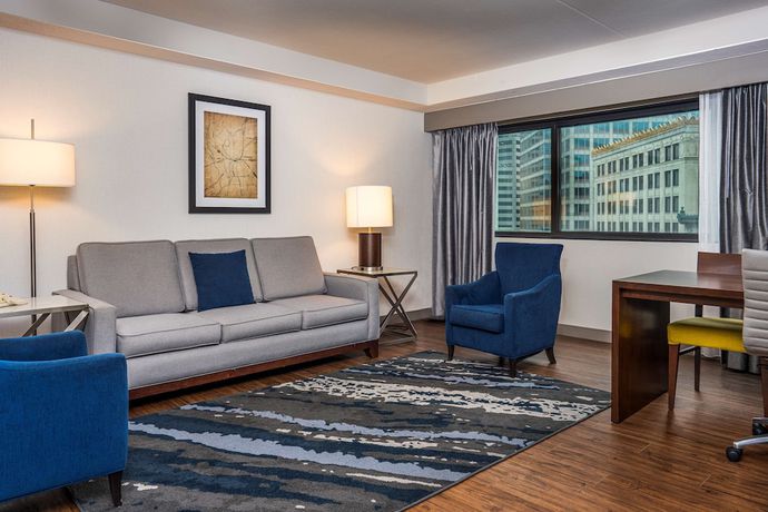 Imagen de la habitación del Hotel Embassy Suites by Hilton Indianapolis Downtown. Foto 2