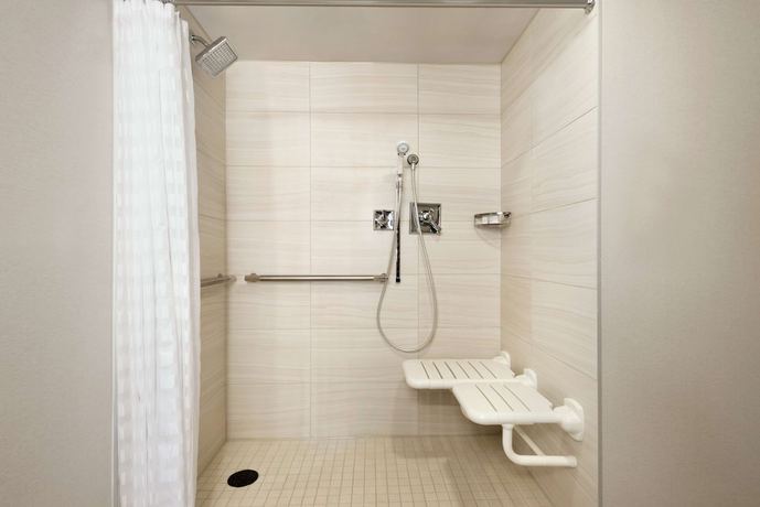 Imagen de la habitación del Hotel Embassy Suites by Hilton Indianapolis Downtown. Foto 3