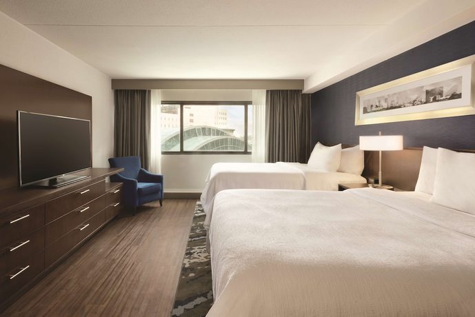 Imagen de la habitación del Hotel Embassy Suites by Hilton Indianapolis Downtown. Foto 10