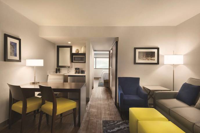 Imagen de la habitación del Hotel Embassy Suites by Hilton Indianapolis Downtown. Foto 11