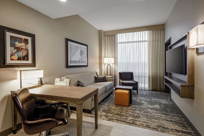 Imagen de la habitación del Hotel Embassy Suites by Hilton Jonesboro Red Wolf Convention Center. Foto 3