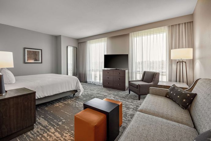 Imagen de la habitación del Hotel Embassy Suites by Hilton Jonesboro Red Wolf Convention Center. Foto 6