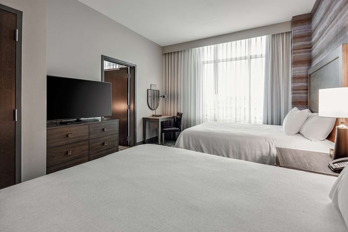 Imagen de la habitación del Hotel Embassy Suites by Hilton Jonesboro Red Wolf Convention Center. Foto 16