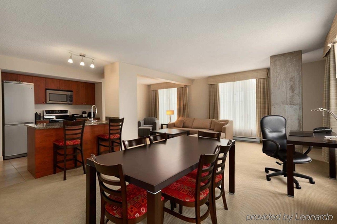 Imagen general del Hotel Embassy Suites by Hilton - Montreal. Foto 2