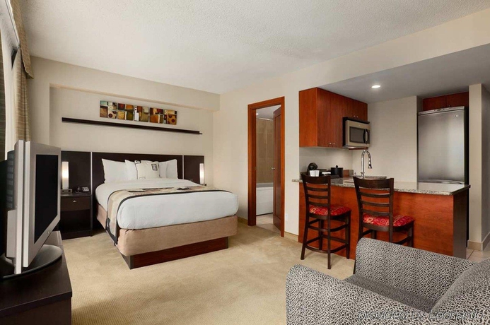 Imagen general del Hotel Embassy Suites by Hilton - Montreal. Foto 5