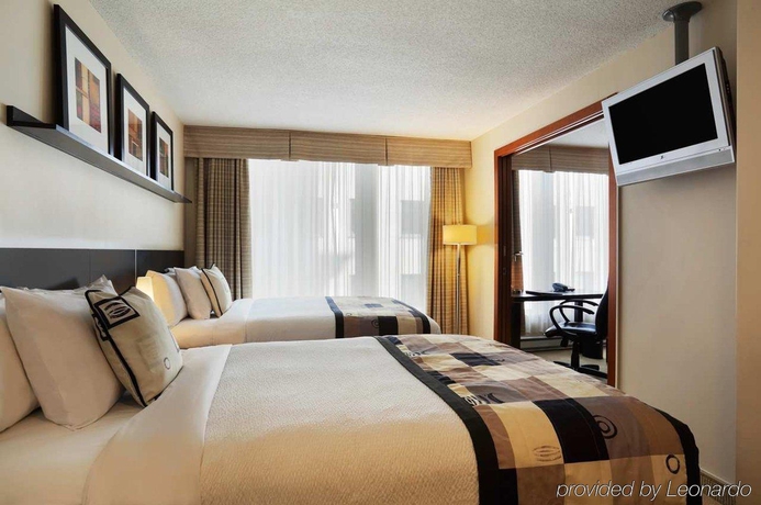 Imagen general del Hotel Embassy Suites by Hilton - Montreal. Foto 7
