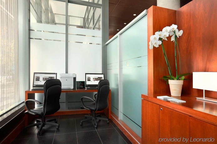 Imagen general del Hotel Embassy Suites by Hilton - Montreal. Foto 11