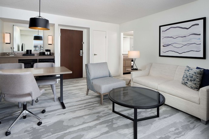 Imagen de la habitación del Hotel Embassy Suites by Hilton Myrtle Beach Oceanfront Resort. Foto 3