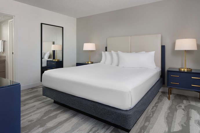 Imagen de la habitación del Hotel Embassy Suites by Hilton Myrtle Beach Oceanfront Resort. Foto 14