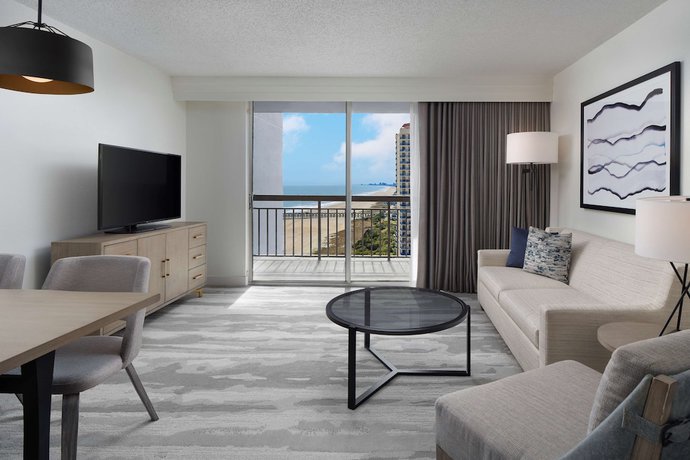 Imagen de la habitación del Hotel Embassy Suites by Hilton Myrtle Beach Oceanfront Resort. Foto 16