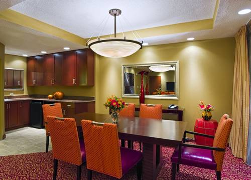 Imagen de la habitación del Hotel Embassy Suites by Hilton Nashville SE Murfreesboro. Foto 13