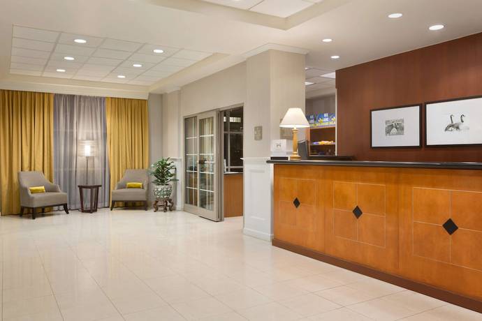Imagen de los interiores del Hotel Embassy Suites by Hilton Newark Wilmington South. Foto 13