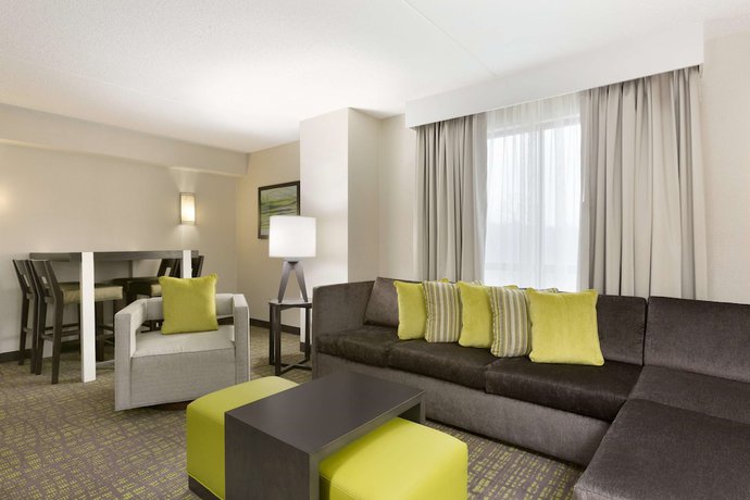 Imagen de la habitación del Hotel Embassy Suites by Hilton Newark Wilmington South. Foto 4