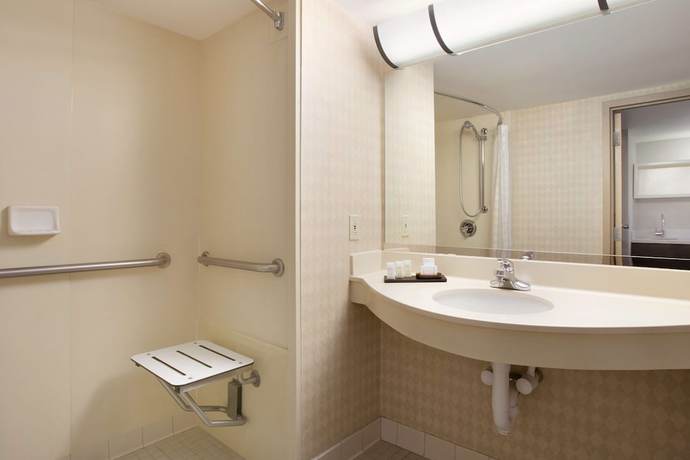 Imagen de la habitación del Hotel Embassy Suites by Hilton Newark Wilmington South. Foto 9