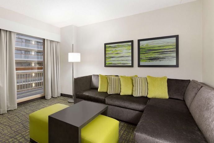 Imagen de la habitación del Hotel Embassy Suites by Hilton Newark Wilmington South. Foto 11
