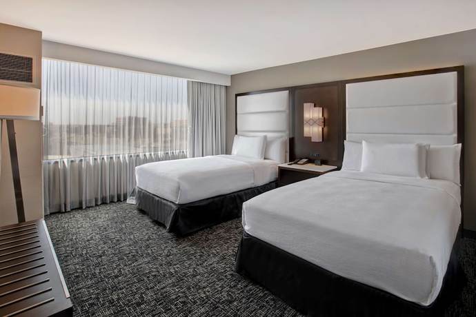 Imagen de la habitación del Hotel Embassy Suites by Hilton Oklahoma City Northwest. Foto 4