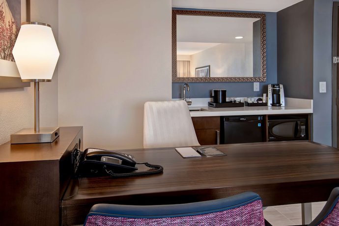 Imagen de la habitación del Hotel Embassy Suites by Hilton Oklahoma City Northwest. Foto 6