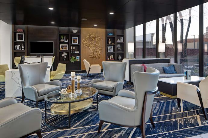 Imagen de los interiores del Hotel Embassy Suites by Hilton Oklahoma City Northwest. Foto 16