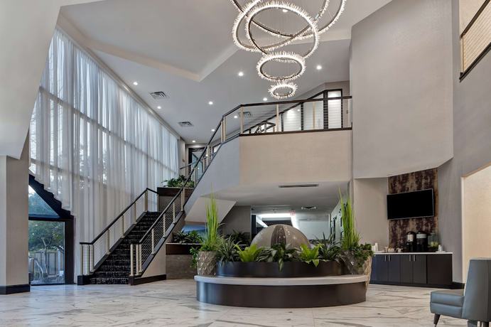 Imagen de los interiores del Hotel Embassy Suites by Hilton Oklahoma City Northwest. Foto 17
