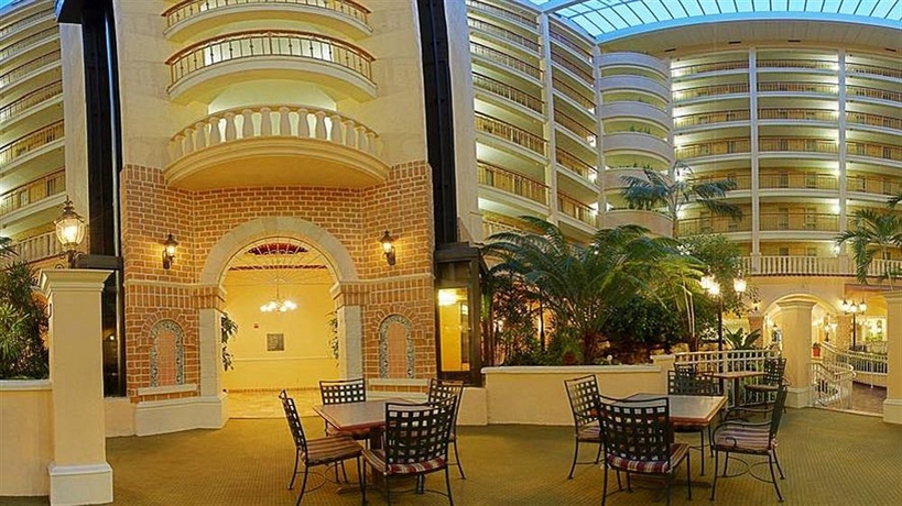 Imagen del bar/restaurante del Hotel Embassy Suites by Hilton Orlando International Drive Convention Center. Foto 2