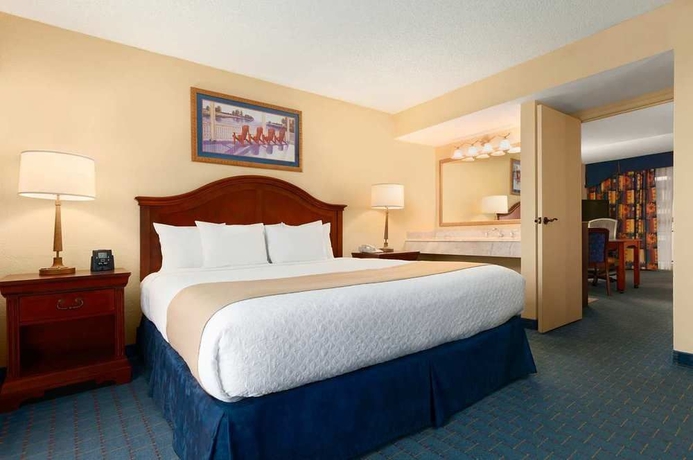 Imagen de la habitación del Hotel Embassy Suites by Hilton Orlando International Drive Convention Center. Foto 7