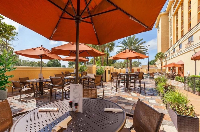 Imagen del bar/restaurante del Hotel Embassy Suites by Hilton Orlando International Drive Convention Center. Foto 5