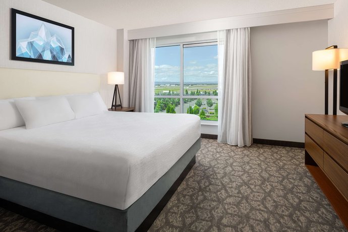Imagen de la habitación del Hotel Embassy Suites by Hilton Portland Airport. Foto 2