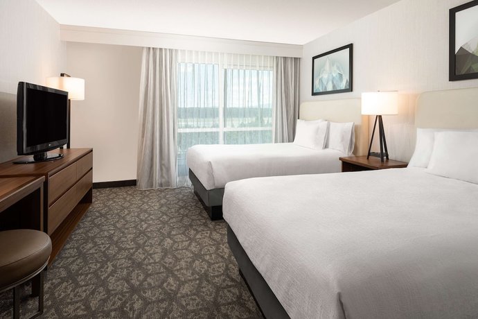Imagen de la habitación del Hotel Embassy Suites by Hilton Portland Airport. Foto 4