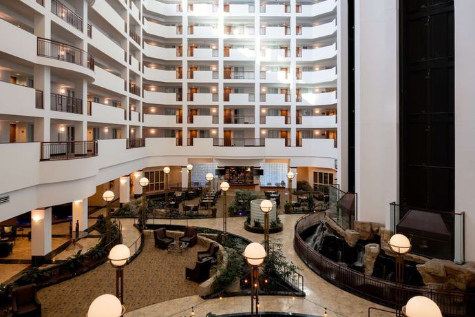 Imagen de los interiores del Hotel Embassy Suites by Hilton Portland Airport. Foto 15