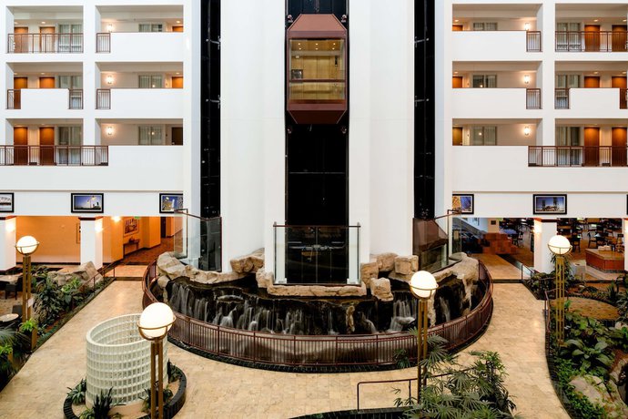 Imagen de los interiores del Hotel Embassy Suites by Hilton Portland Airport. Foto 17