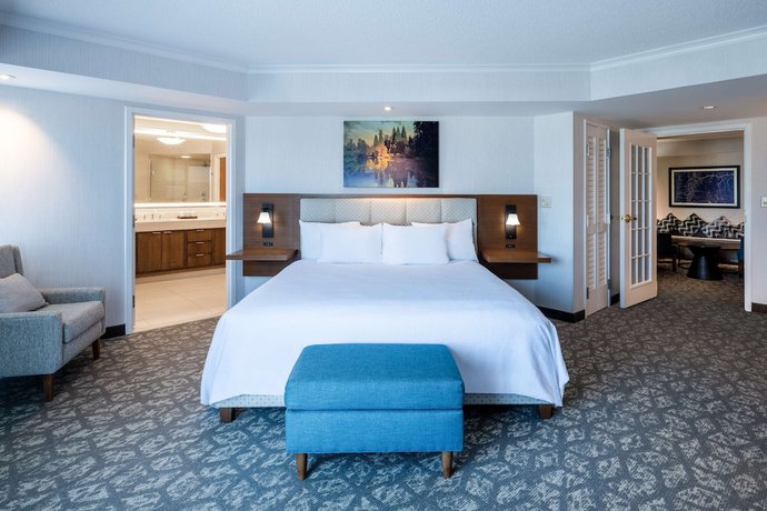 Imagen de la habitación del Hotel Embassy Suites by Hilton Portland Airport. Foto 14