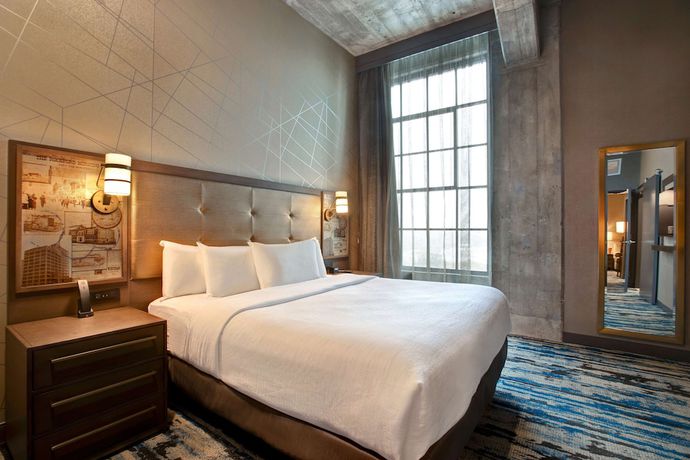Imagen de la habitación del Hotel Embassy Suites by Hilton Rockford Riverfront. Foto 9