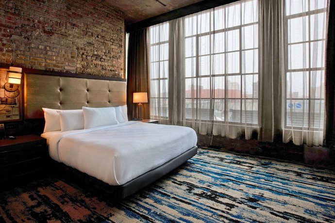 Imagen de la habitación del Hotel Embassy Suites by Hilton Rockford Riverfront. Foto 13