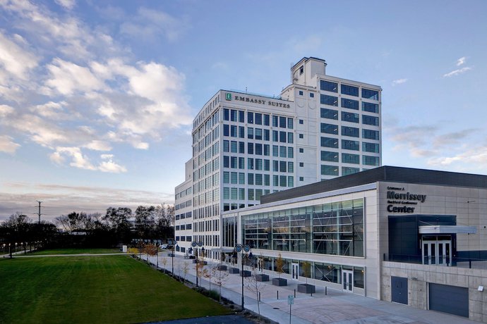 Imagen general del Hotel Embassy Suites by Hilton Rockford Riverfront. Foto 1