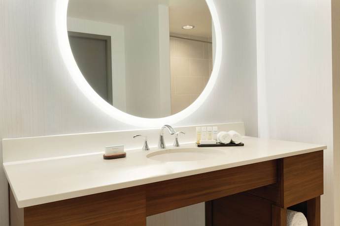 Imagen de la habitación del Hotel Embassy Suites by Hilton South Jordan Salt Lake City. Foto 4