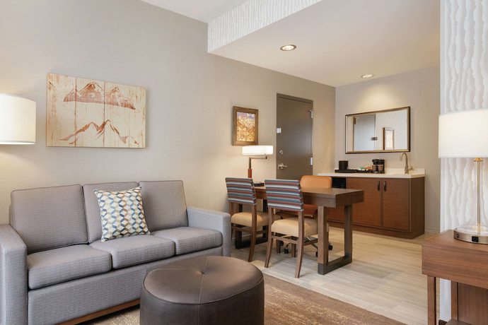 Imagen de la habitación del Hotel Embassy Suites by Hilton South Jordan Salt Lake City. Foto 10