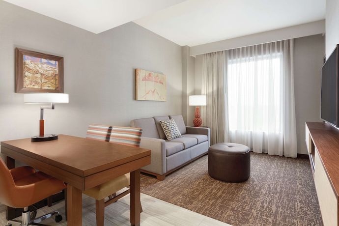 Imagen de la habitación del Hotel Embassy Suites by Hilton South Jordan Salt Lake City. Foto 14