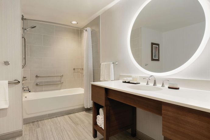 Imagen de la habitación del Hotel Embassy Suites by Hilton South Jordan Salt Lake City. Foto 16