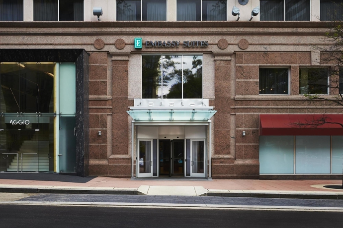 Imagen de los exteriores del Hotel Embassy Suites by Hilton Washington DC Chevy Chase Pavilion. Foto 10