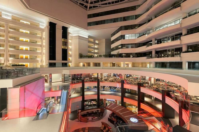 Imagen de los interiores del Hotel Embassy Suites by Hilton Washington DC Chevy Chase Pavilion. Foto 12