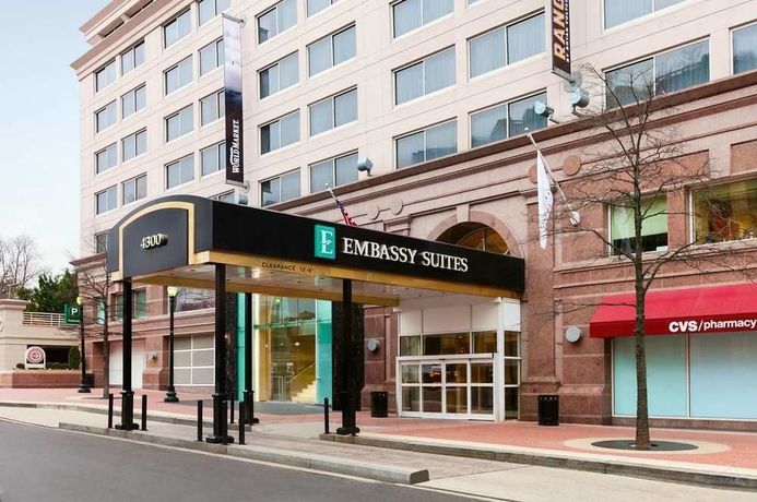 Imagen de los exteriores del Hotel Embassy Suites by Hilton Washington DC Chevy Chase Pavilion. Foto 11
