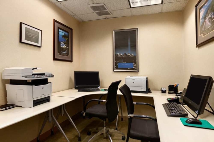 Imagen de los interiores del Hotel Embassy Suites by Hilton Washington DC Chevy Chase Pavilion. Foto 13