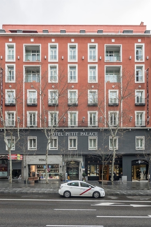 Imagen general del Hotel Embassy by Petit Palace. Foto 1