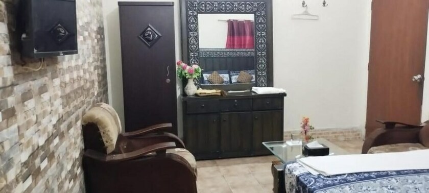 Imagen general del Hotel Embassy inn Guest House Hyderabad. Foto 13