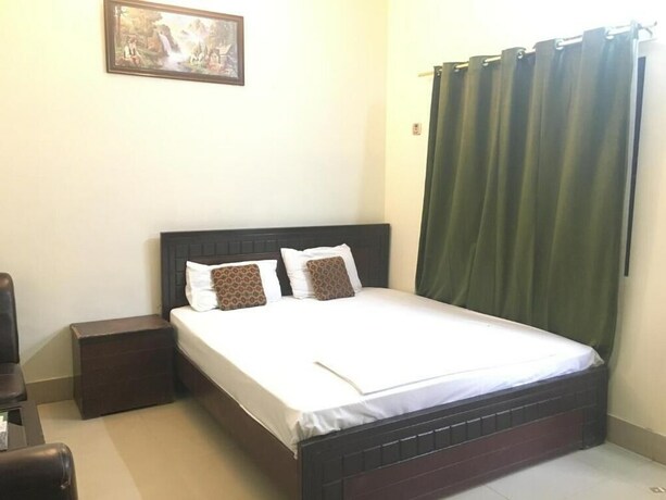 Imagen general del Hotel Embassy inn Guest House Hyderabad. Foto 14