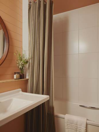 Imagen de la habitación del Hotel Ember Locke. Foto 9