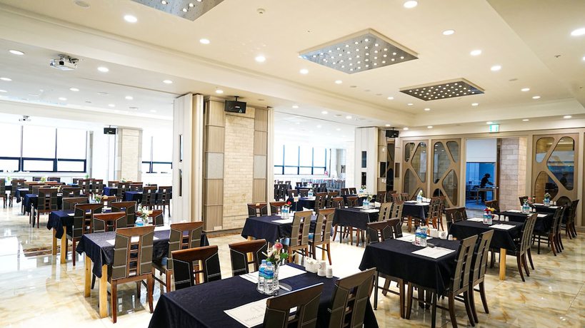 Imagen de los interiores del Hotel Embledon. Foto 18