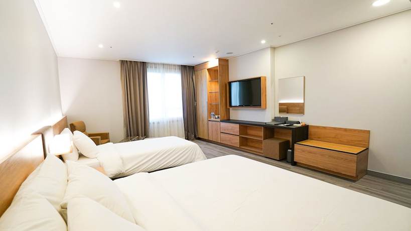 Imagen de la habitación del Hotel Embledon. Foto 8